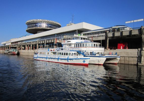 Речные прогулки в Волгограде