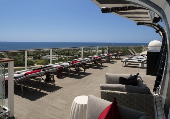 Лайнер «Celebrity Equinox»